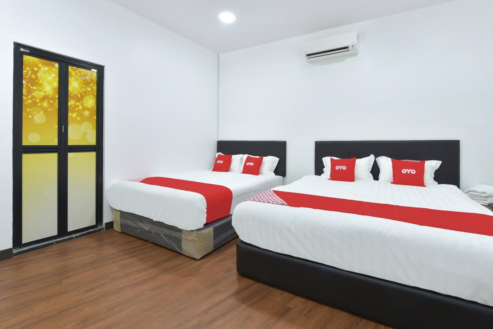 Oyo 90869 Hotel Madeena Inn Sepang Exterior foto